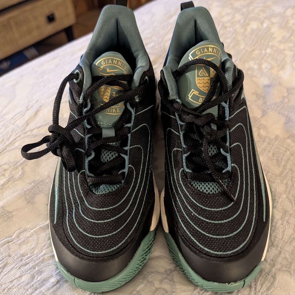 Nike Giannis Immortality 4 Women's sz 7.5 Kid's 6 Black Bicoastal Ivory & Gold - Picture 7 of 12